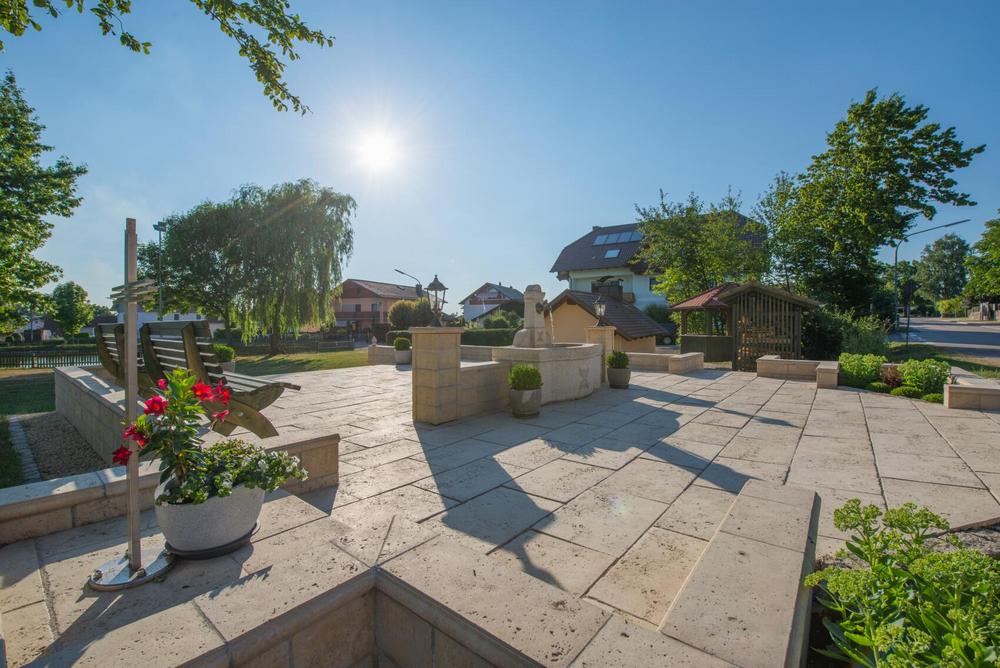 Mur Travino® – L’élégance du travertin dans votre jardin
